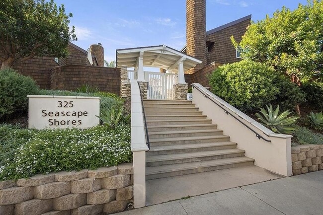 Building Photo - 325 S Sierra Ave