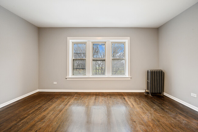 Building Photo - 2139 E 67th St
