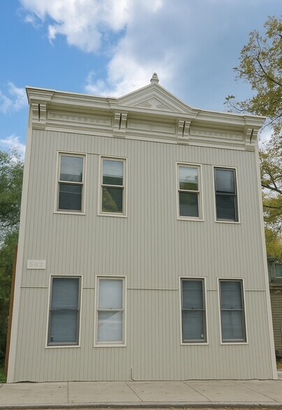Building Photo - 543 Klotter Ave