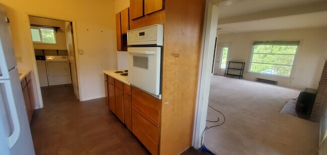 Building Photo - 900 Key St