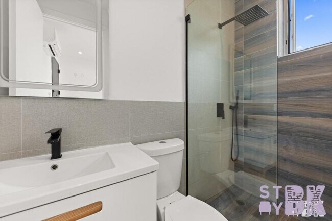 Building Photo - 2 bedroom in BROOKLYN NY 11207