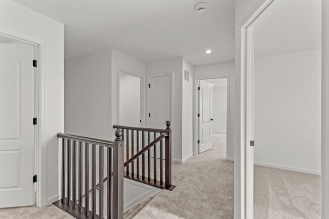 Building Photo - 126 Cardow Dr