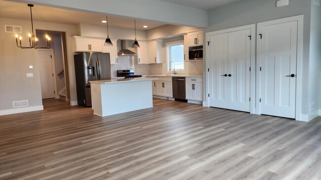 Building Photo - 4858 Suelo Rd