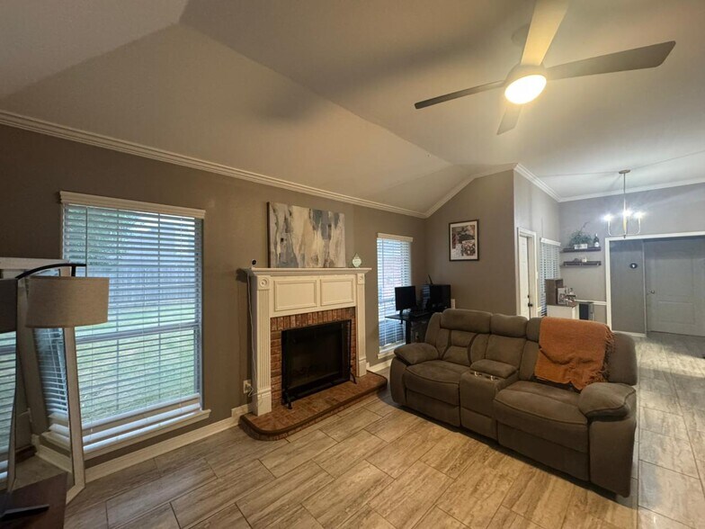 Building Photo - 5307 Meadowsweet Cir