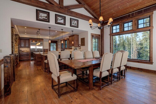 Building Photo - 14 Peaks View Dr