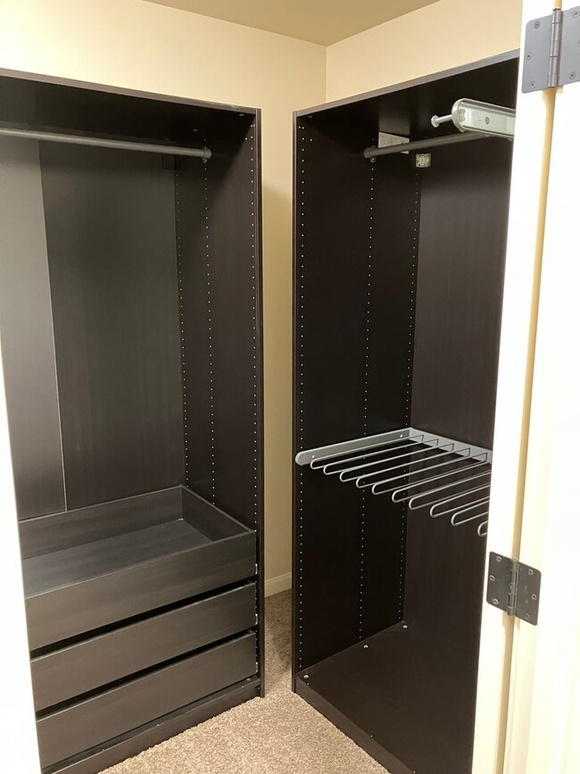 Building Photo - Beautiful Craftsman Style Home in Felida - 3 Bedroom/2.5 Bath - Available for showing on 3/30!