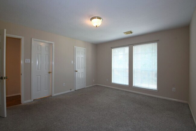 Building Photo - 18719 Racquet Sports Way