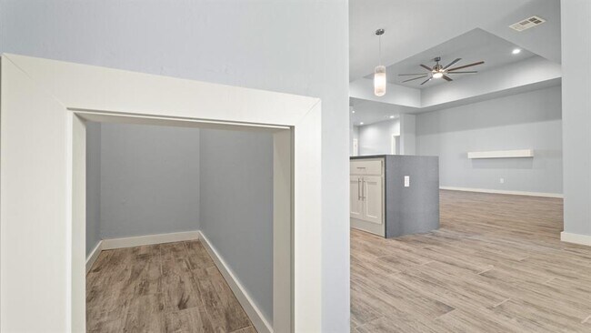 Building Photo - 217 Olde Ml Ct