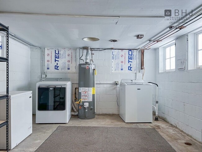 Building Photo - 6 month lease! 3 bed/ 1 bath Single Family Home on Coffeen!