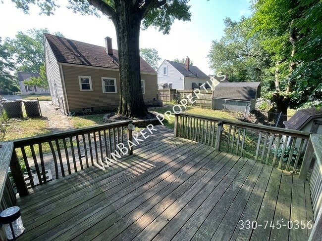 Building Photo - 1186 Hilltop Dr