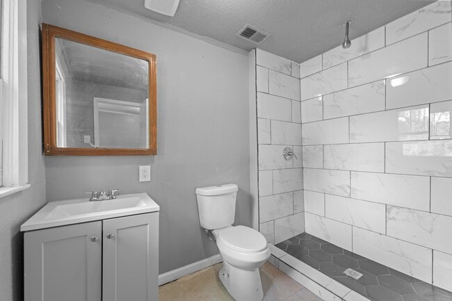 Building Photo - 3066 Redbud Rd