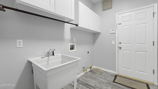 Building Photo - 14654 W Avalon Dr