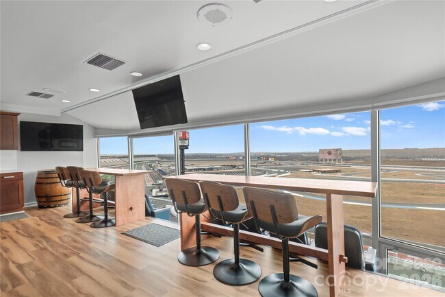 Building Photo - 4721 Morehead Rd