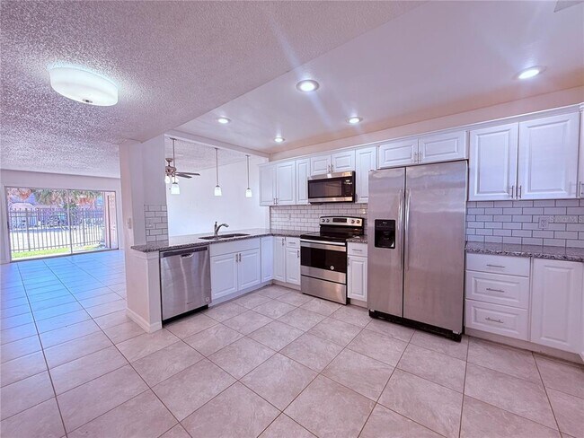 Building Photo - 6332 Newtown Cir