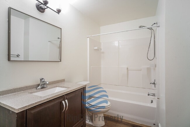 Building Photo - 2452 SE 9th Ct