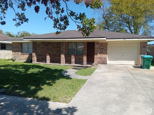 Building Photo - 912 Cottonwood St