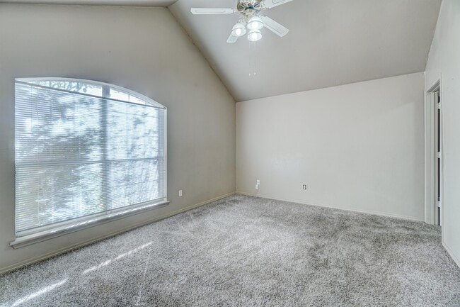 Building Photo - 2733 Tealwood Dr