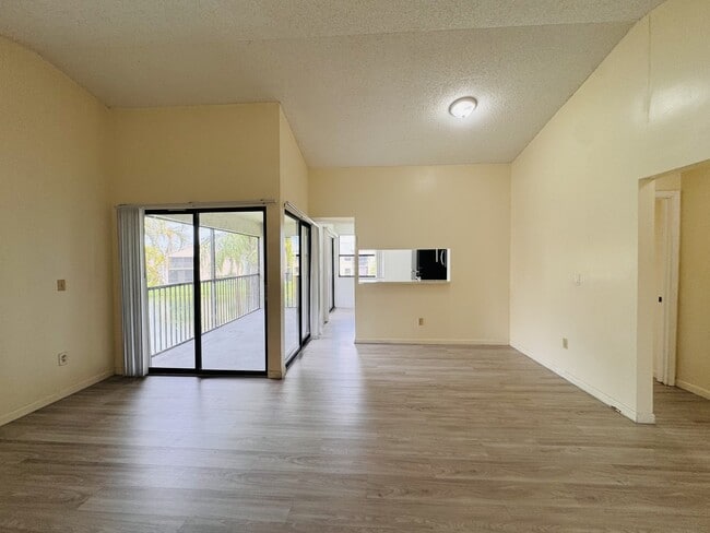 Building Photo - 1149 Independence Trail