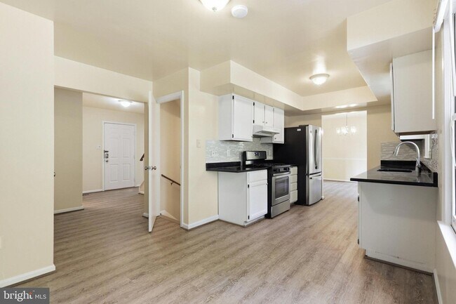 Building Photo - 2998 Steven Martin Dr