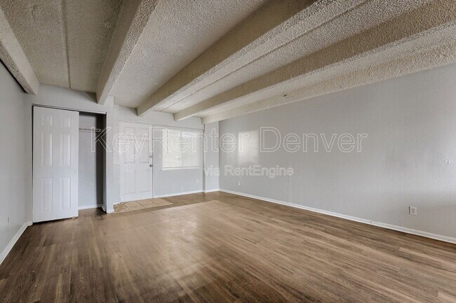 Building Photo - 1180 Yosemite St