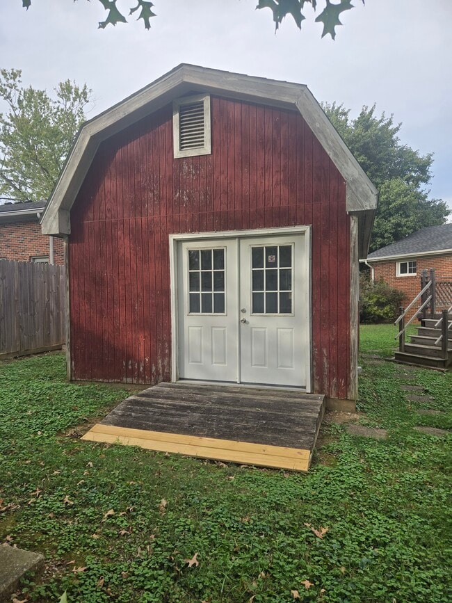 Building Photo - 107 Wayside Dr