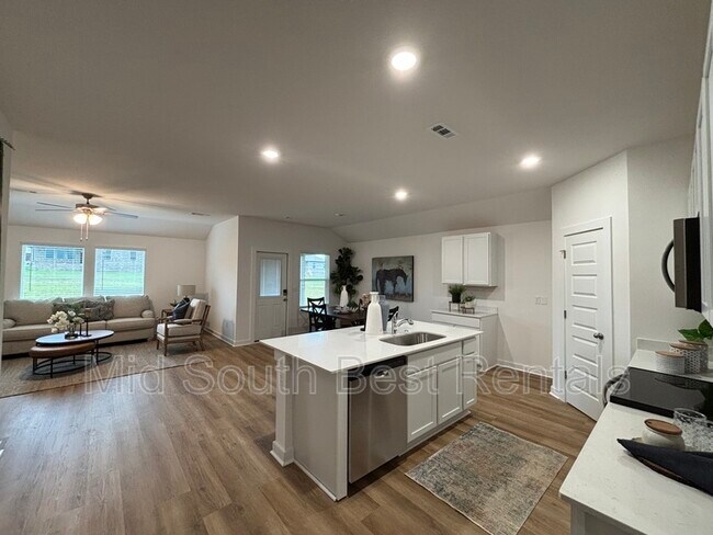 Building Photo - 260 Alyece Ln