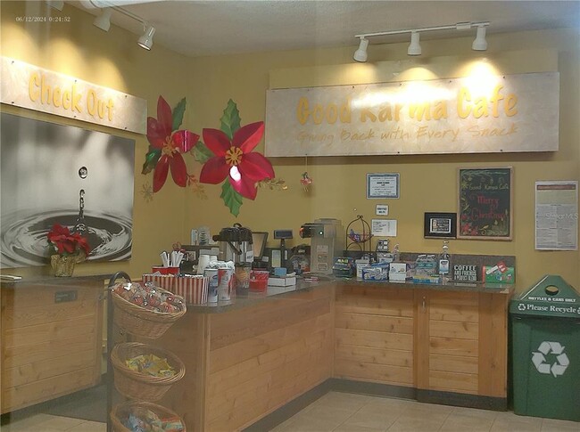 Building Photo - 2320 Brisbane St