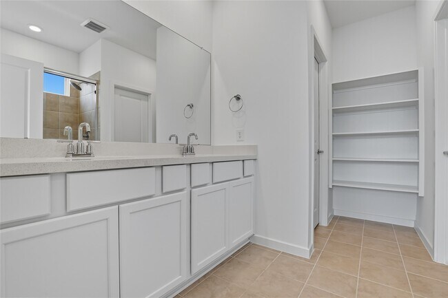 Building Photo - 21811 White Bellflower Ln