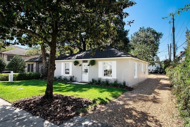 Building Photo - 919 SW 6th Ave