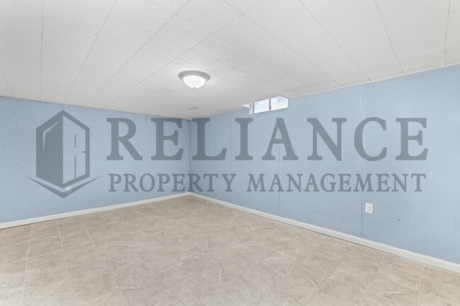 Building Photo - 512 Cindy St