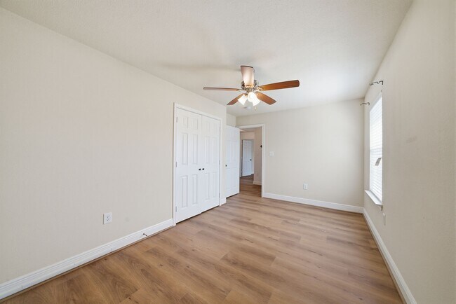 Building Photo - 5508 Elysian St