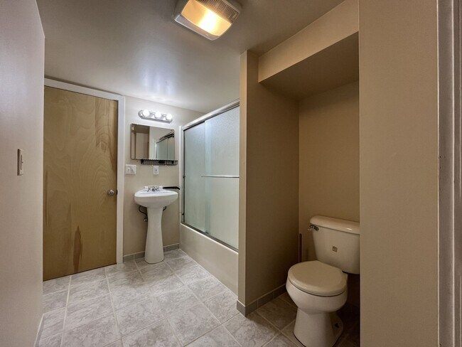 Building Photo - Charming Portland Home with Original Hardwood Floors, Finished Basement & Large Kitchen