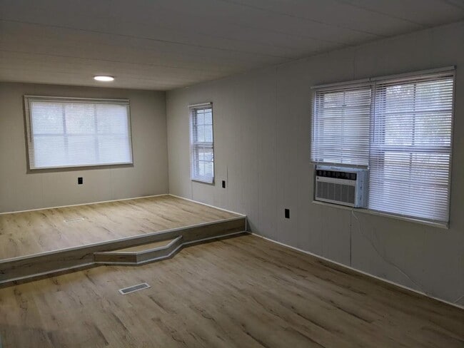 Building Photo - 12100 Lullingstone Rd