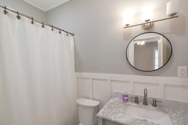 Building Photo - 4097 Redwing Ave