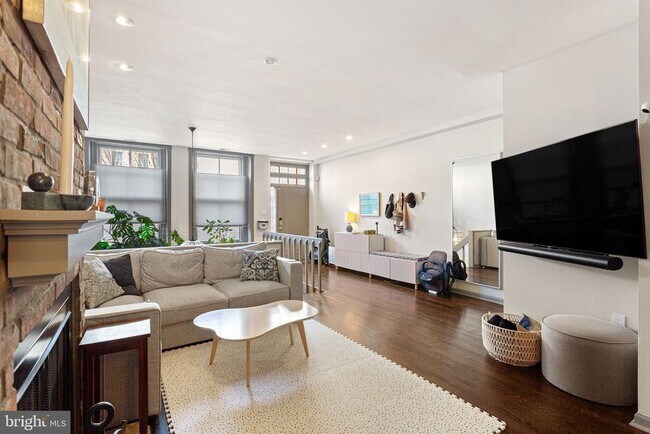 Building Photo - 3 Willings Alley