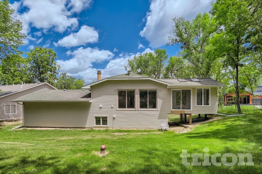 Building Photo - 14150 Rolling Oaks Cir NE