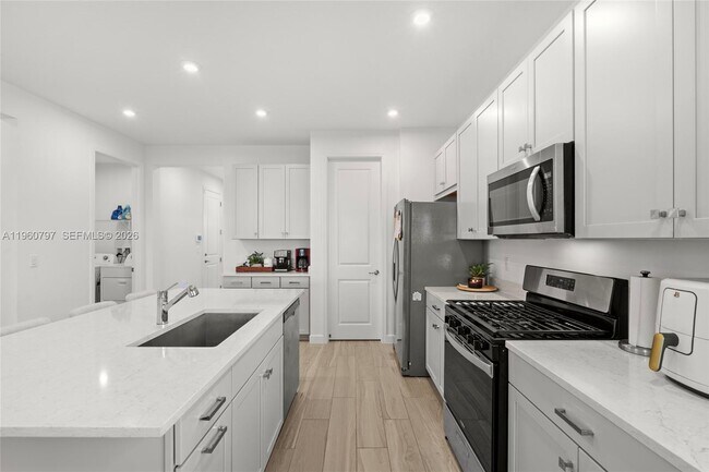 Building Photo - 13461 SW Bally Dr