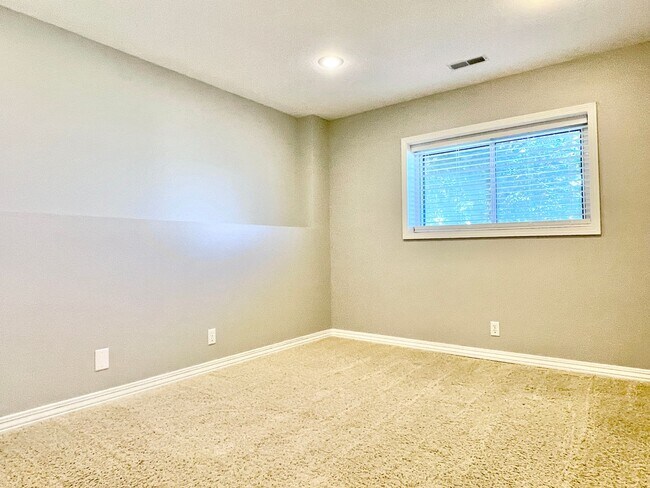 Building Photo - 1403 Northridge Dr