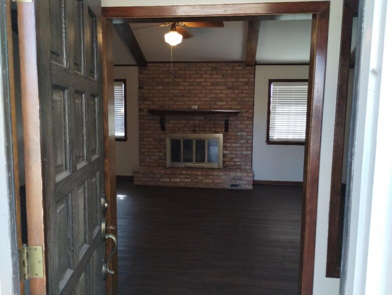 Building Photo - 136 Georgetown Dr