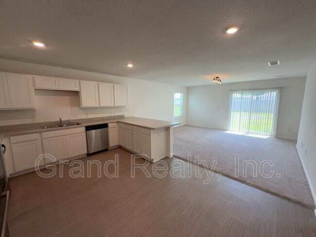 Building Photo - 4360 Jitterbug St