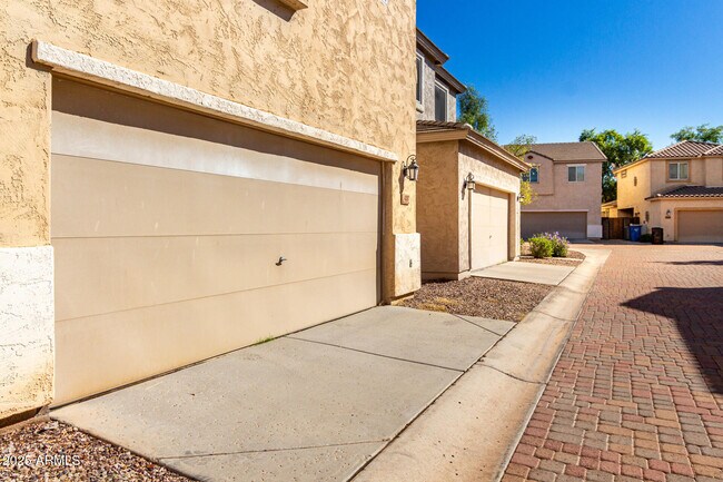 Building Photo - 4287 E Tyson St