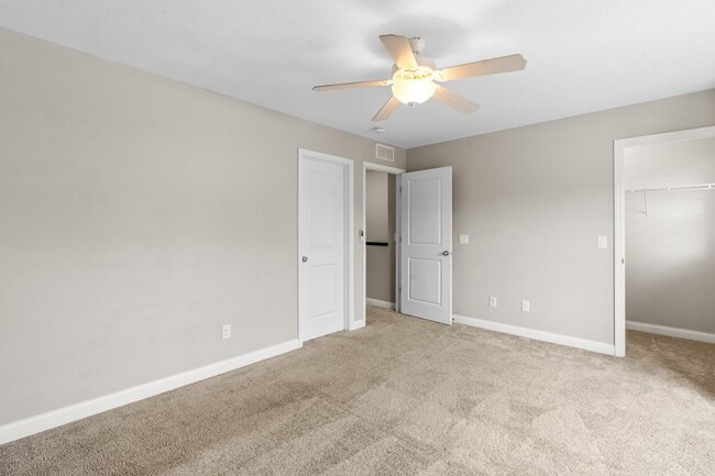 Building Photo - 5005 Devils Glen Rd