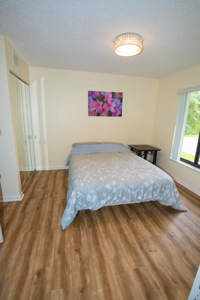 Cozy third bedroom. - 1935 Silver Pine SW Way