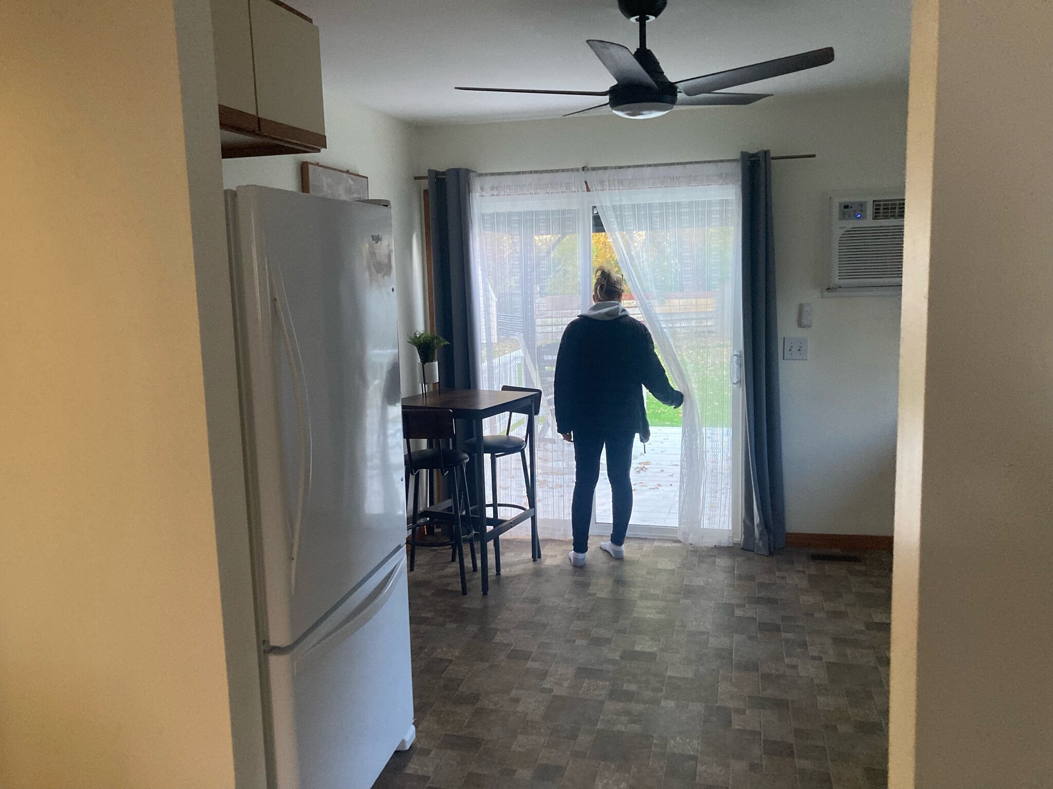 Building Photo - 990 Pine Rd