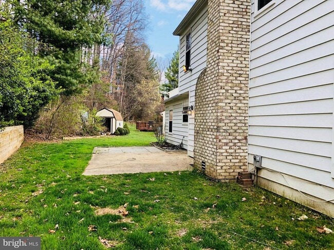Building Photo - 15860 Montview Dr