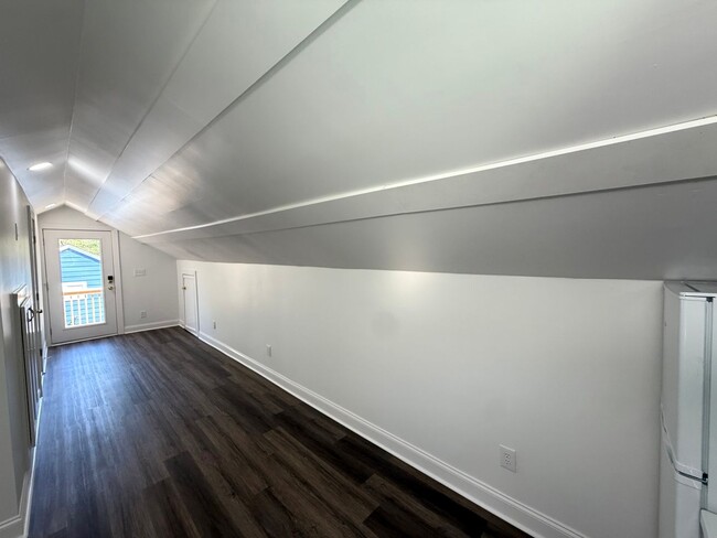 Building Photo - 256 Altoona Pl SW