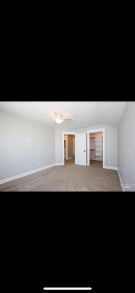 Building Photo - 518 Poppy St