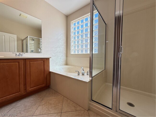 Building Photo - 2240 Shadow Canyon Dr