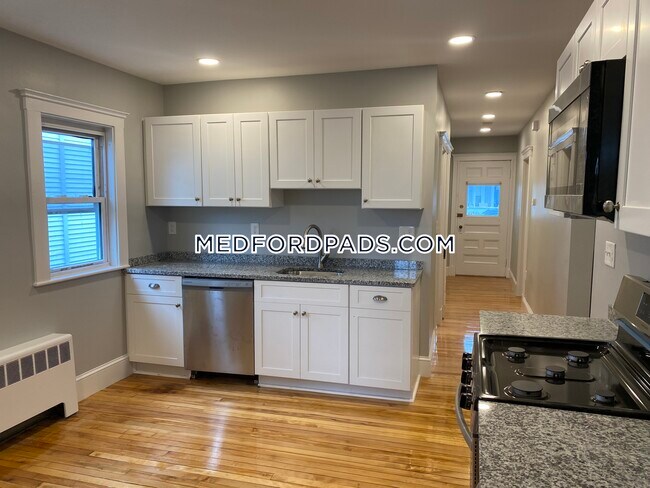 Building Photo - 72 Frederick Ave