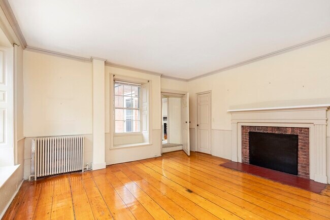 Building Photo - 137 Washington St